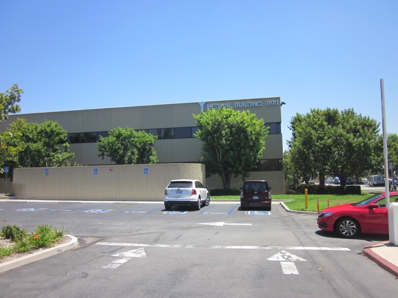 More Photos Of 999 N Tustin Ave, Santa Ana Office For Sale