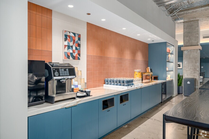 More Photos Of 311 W Monroe St, Chicago Coworking Space