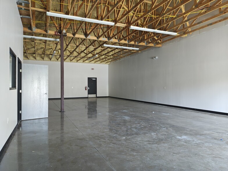 Primary Photo Of 9719 Santa Paula Dr, Fort Worth Warehouse For Lease