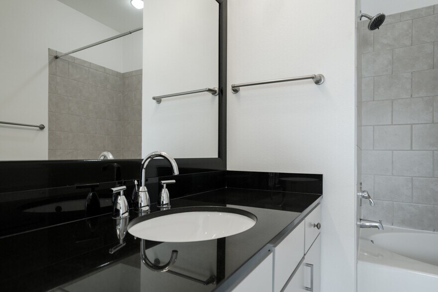 More Photos Of 127 E Riverside Dr, Austin Apartments For Lease