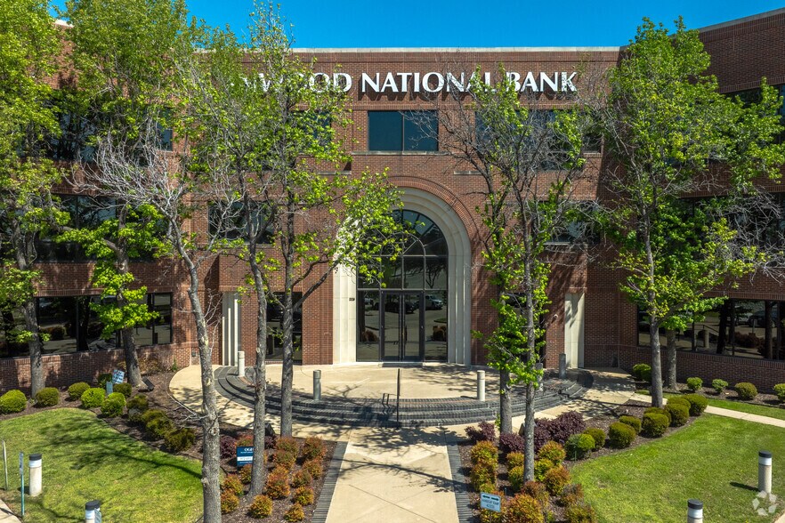 More Photos Of 2220 San Jacinto Blvd, Denton Office For Sale