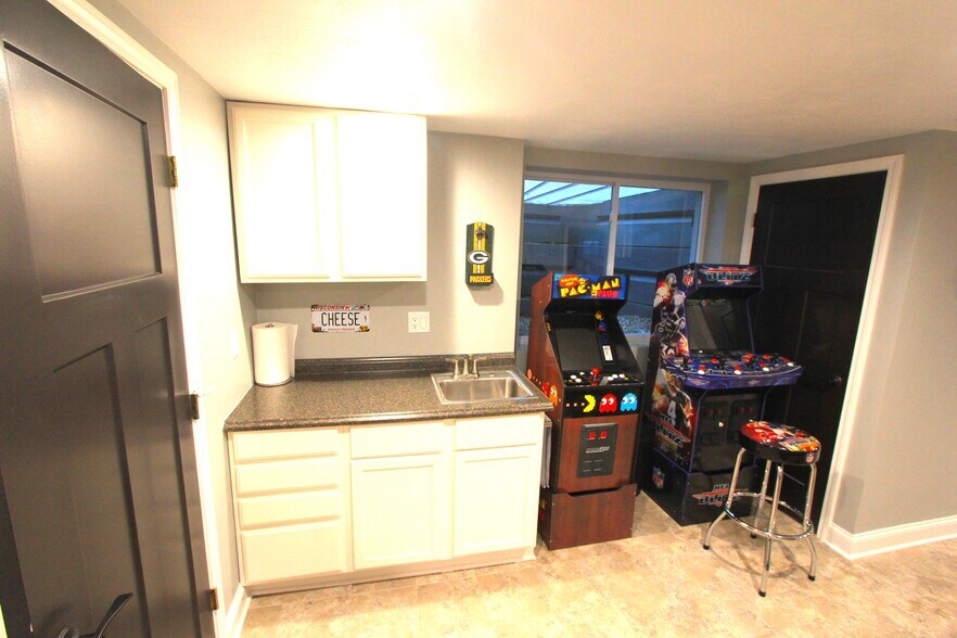 More Photos Of 2375 Maple Dr, Sister Bay Multifamily For Sale