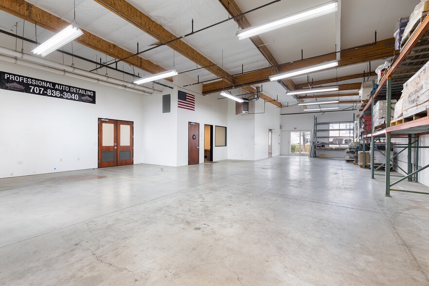 More Photos Of 600 American Way, Windsor Warehouse For Lease