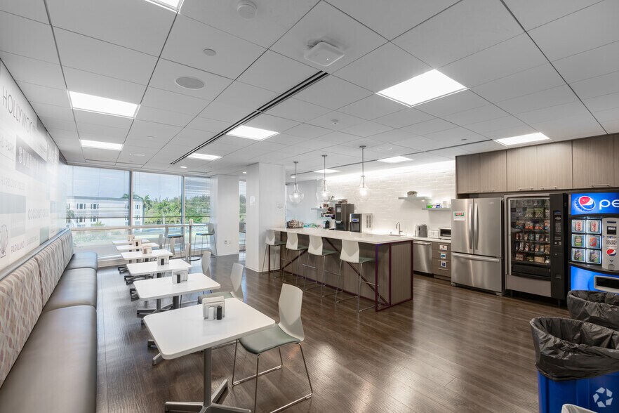 More Photos Of 1301 International Pky, Sunrise Office For Lease