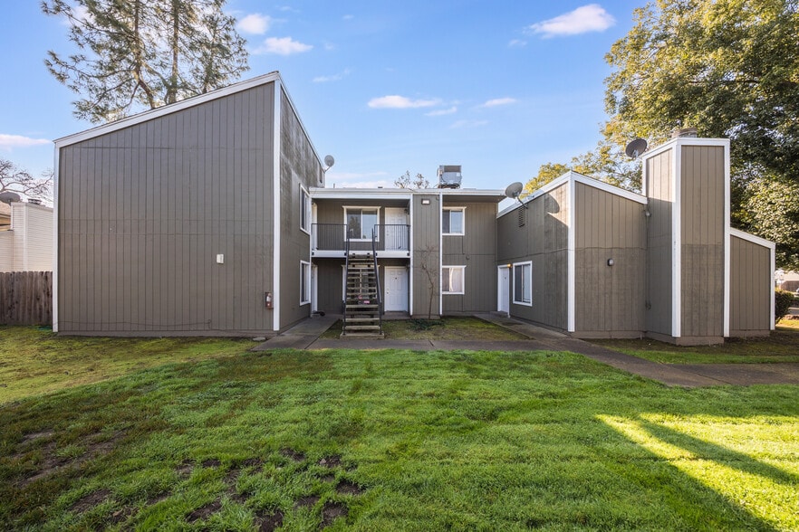 More Photos Of 2424 Winchester Dr, Lodi Apartments For Sale