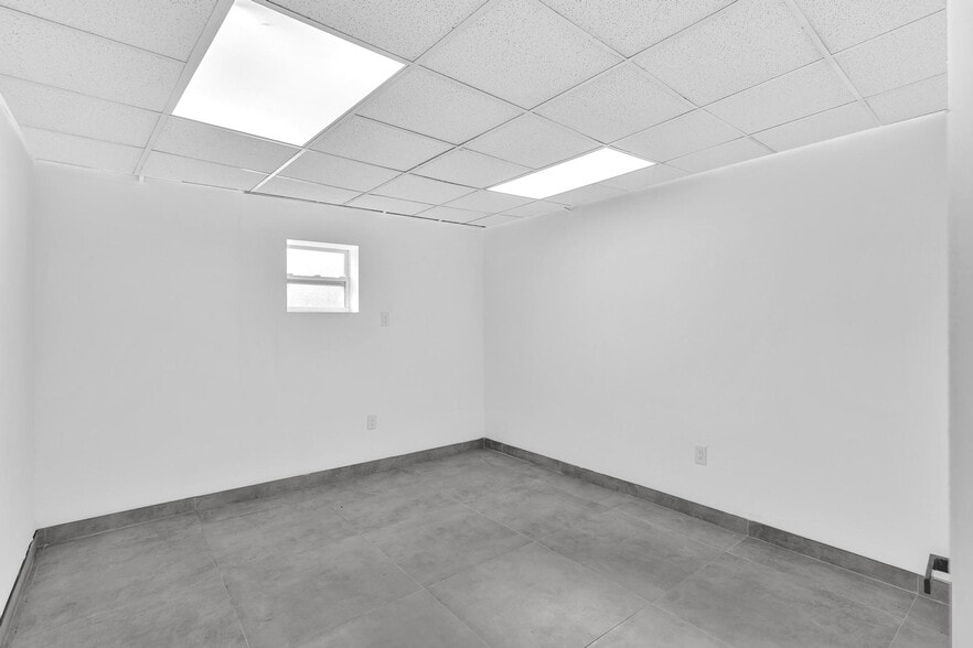 More Photos Of 570 NW 54th St, Miami Auto Repair For Lease