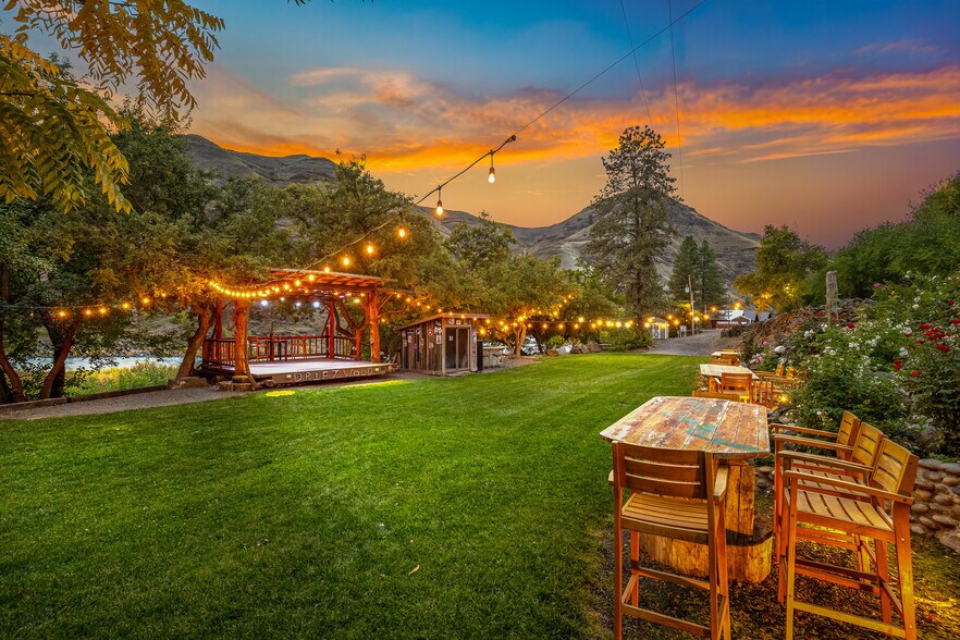 More Photos Of 13706 US 95, White Bird Trailer Camper Park For Sale