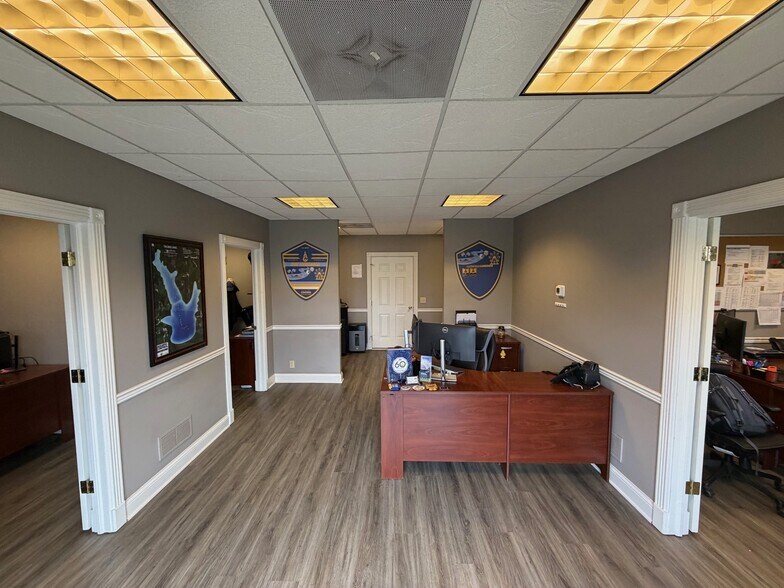 More Photos Of 2447 Locust Creek Dr, Evansville Warehouse For Sale