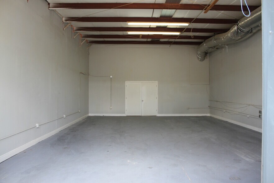 More Photos Of 490 North St, Longwood Flex For Lease