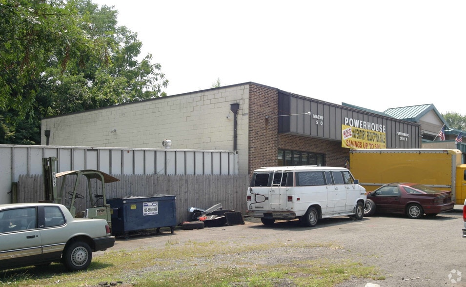 More Photos Of 8621-8629 Lee Hwy, Fairfax Freestanding For Lease