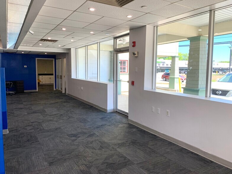 More Photos Of 2800 Lafayette Rd, Portsmouth Freestanding For Lease