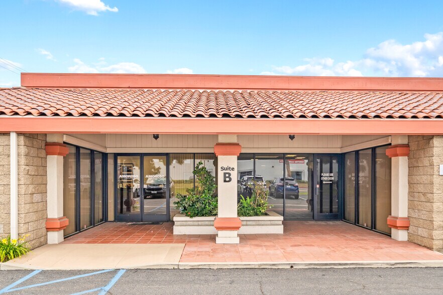 More Photos Of 275 E Baker St, Costa Mesa Office For Lease