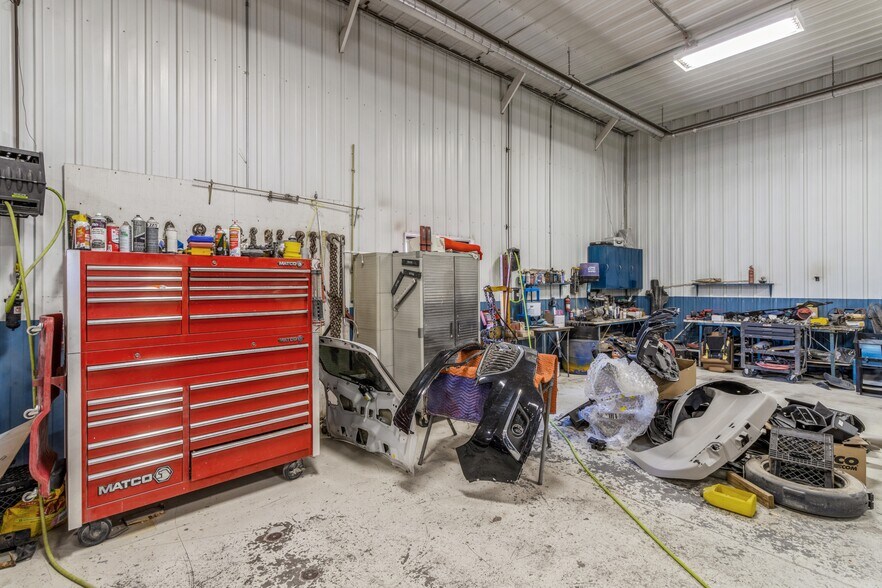 More Photos Of 2326 N Main St, Osceola Auto Repair For Sale