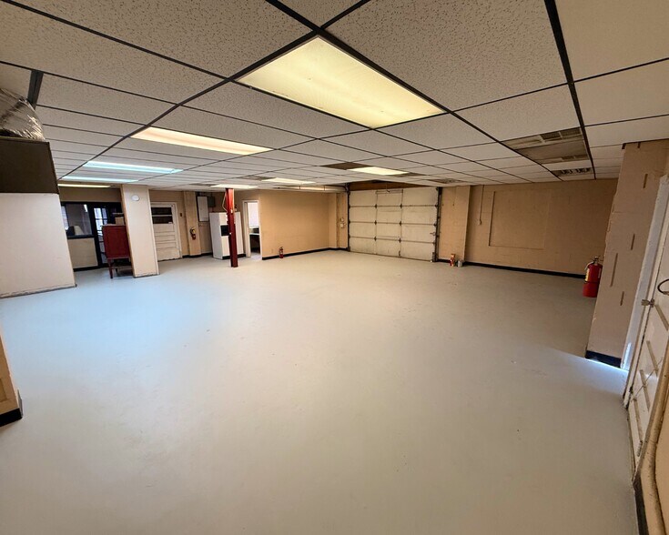 More Photos Of 7387 N West st, Falcon Flex For Lease