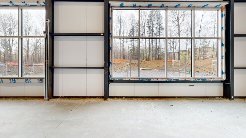 More Photos Of 100 Blvd Jean-Baptiste-Rolland O, Saint-jerome Unknown For Lease