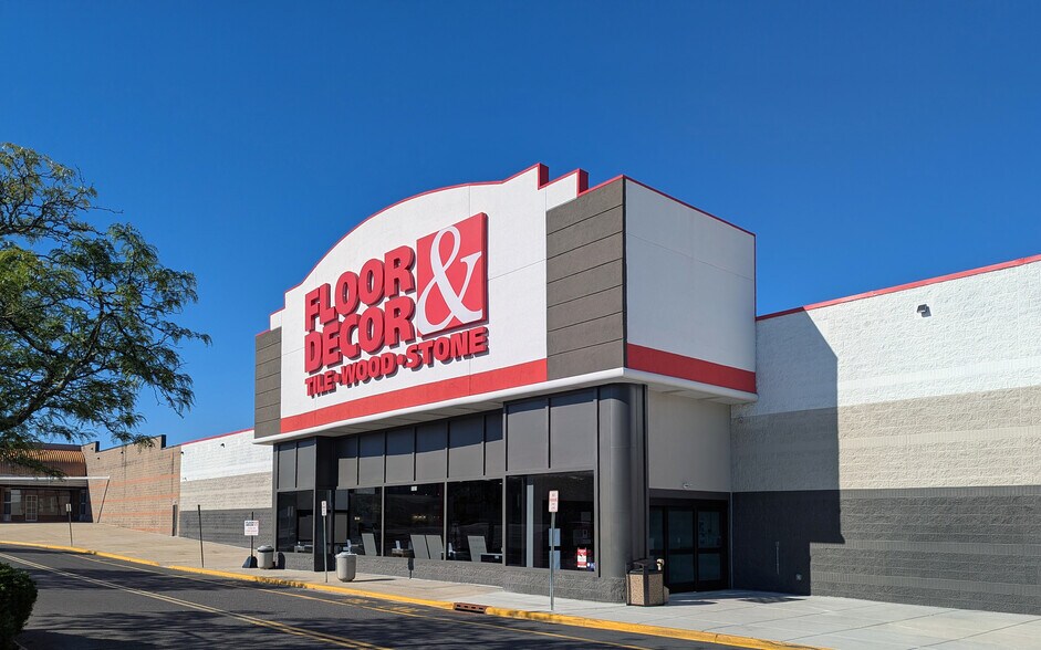More Photos Of 5901 Route 42, Turnersville Unknown For Lease
