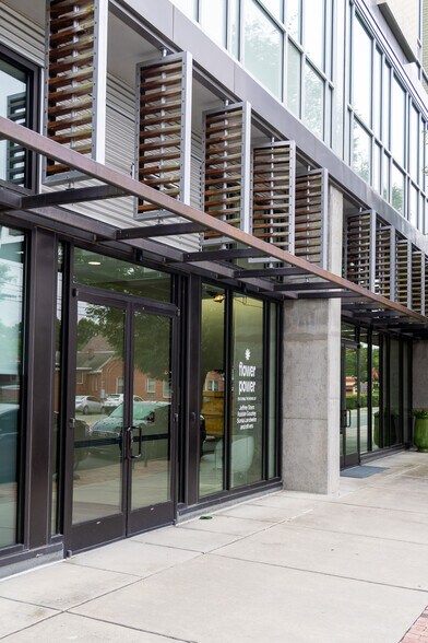 More Photos Of 601 W Rosemary St, Chapel Hill Apartments For Lease