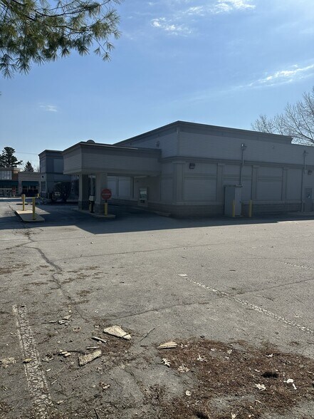 More Photos Of 18-20 Crystal Ave, Derry Drugstore For Lease