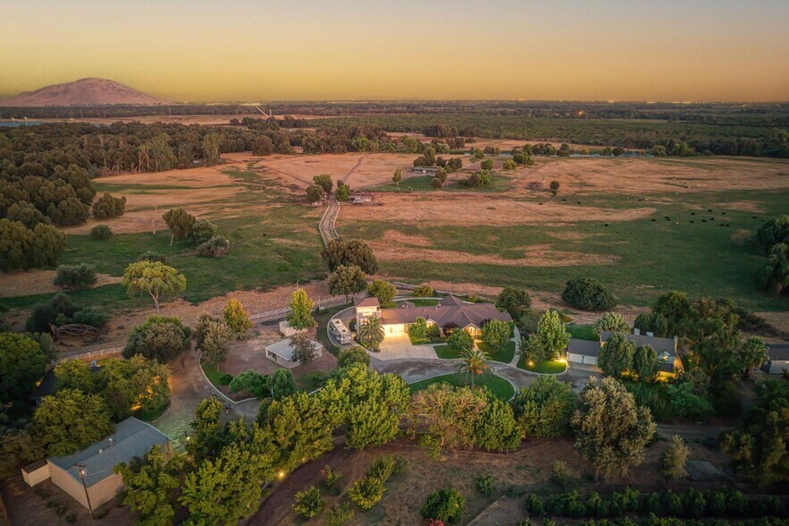 More Photos Of 1098 S Rainbow Ave, Sanger Land For Sale