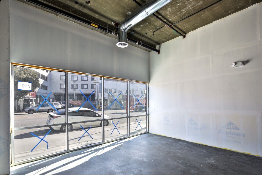 More Photos Of 719 S Hoover St, Los Angeles Apartments For Lease