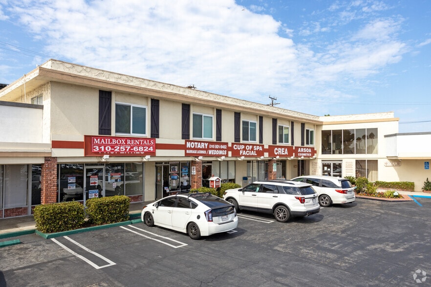 More Photos Of 3100-3160 Pacific Coast Hwy, Torrance Unknown For Lease