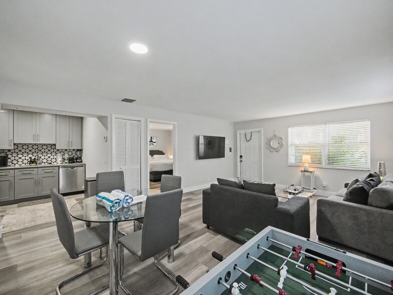 More Photos Of 112 Claremont Ln, Palm Beach Shores Apartments For Sale