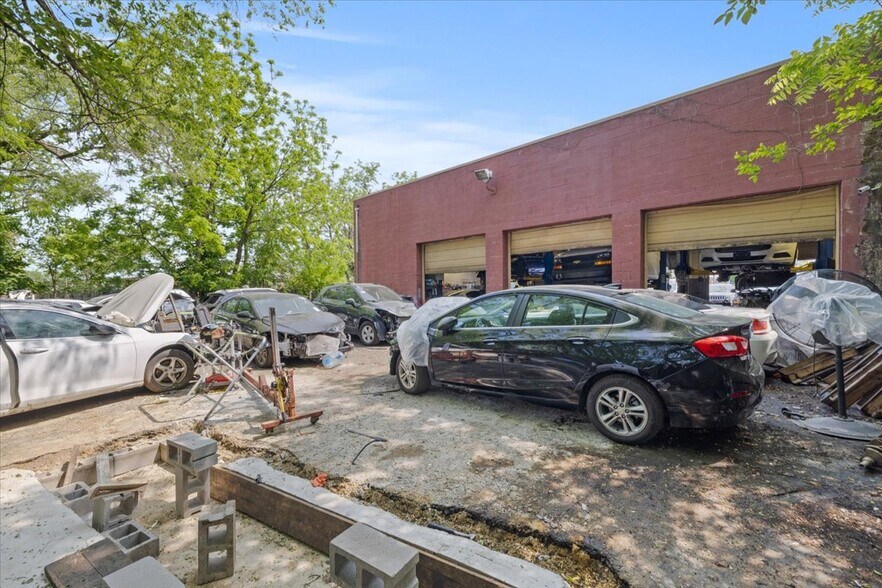 More Photos Of 4379 Route 130, Edgewater Park Auto Repair For Lease