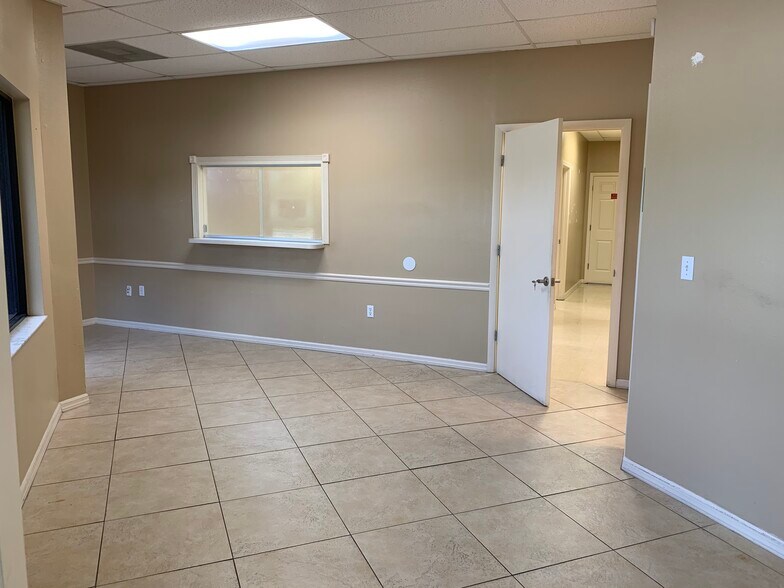 More Photos Of 4511 Sun N Lake Blvd, Sebring Medical For Lease