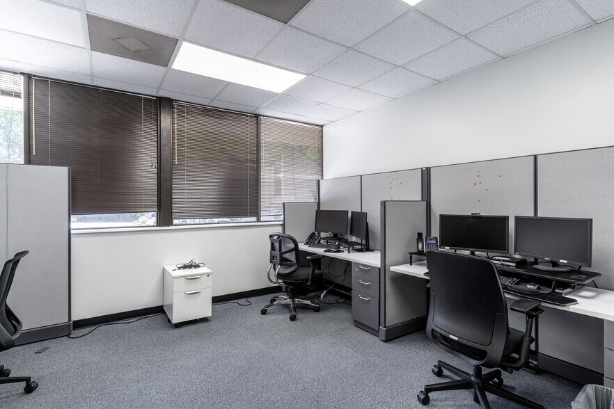 More Photos Of 3066 Mercer University Dr, Chamblee Office For Sale