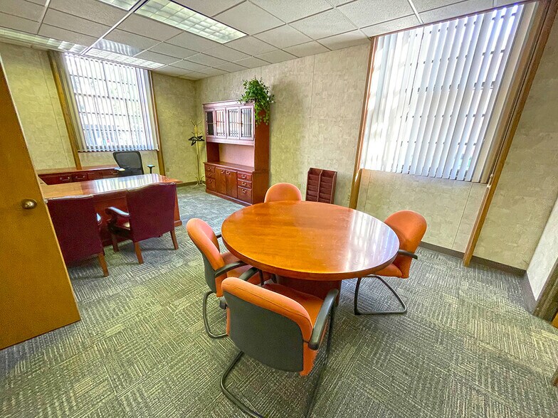 More Photos Of 2 E Main St, Mechanicsburg Office For Sale