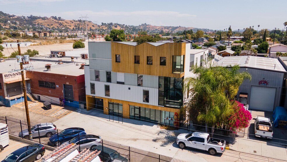 More Photos Of 2410-2412 Eads St, Los Angeles Apartments For Lease