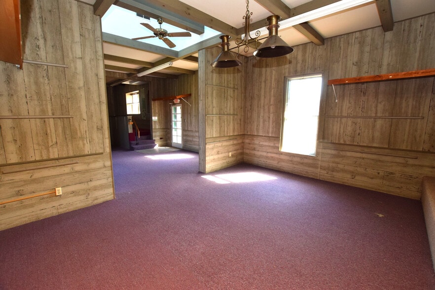 More Photos Of 320 E Grand Blanc Rd, Grand Blanc Office For Sale