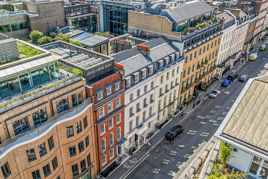 More Photos Of 75 Grosvenor St, London Coworking Space