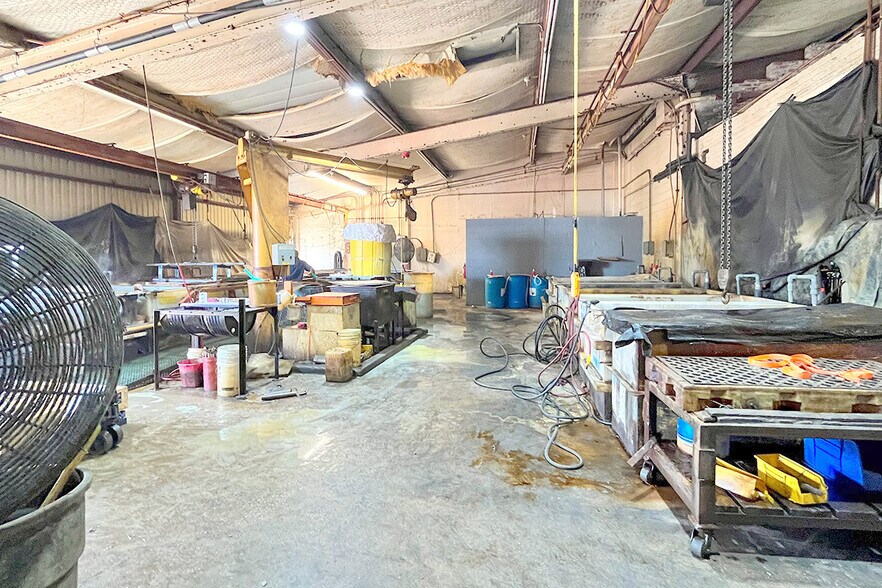 More Photos Of 200,201,206 E Daggett Ave, Fort Worth Warehouse For Sale