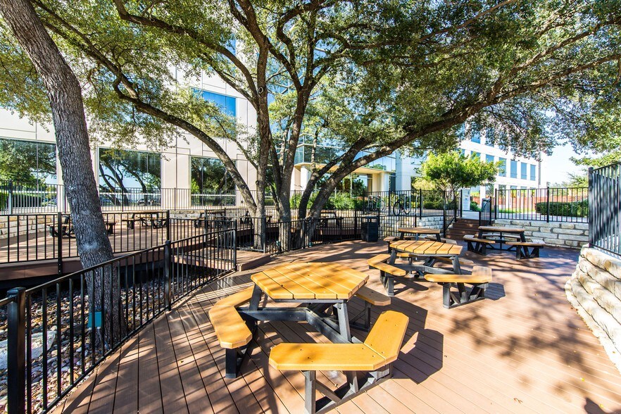 More Photos Of 11001 Lakeline Blvd, Austin Office For Lease