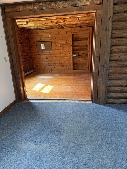 More Photos Of 30 Industrial Ln, Mendon Office Residential For Lease