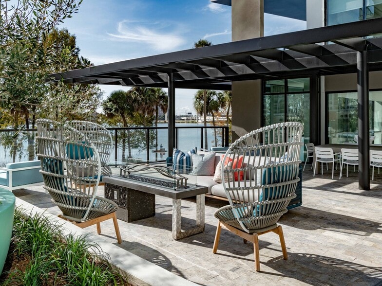 More Photos Of 295 NE Ivanhoe Blvd, Orlando Apartments For Lease