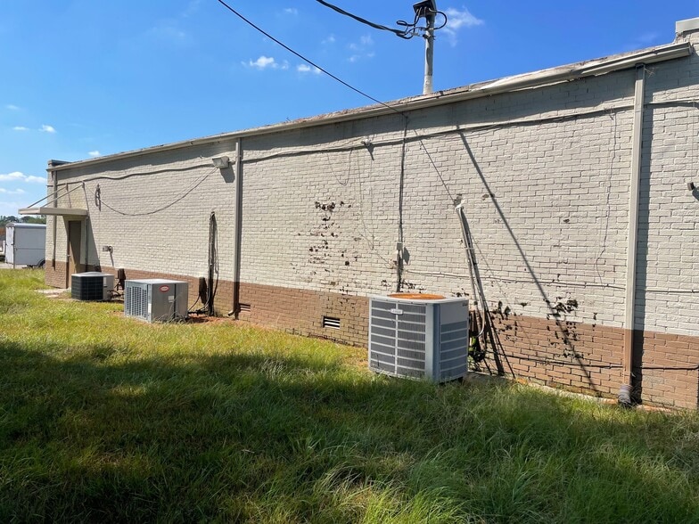 More Photos Of 3 Aragona Blvd, Jacksonville Convenience Store For Sale