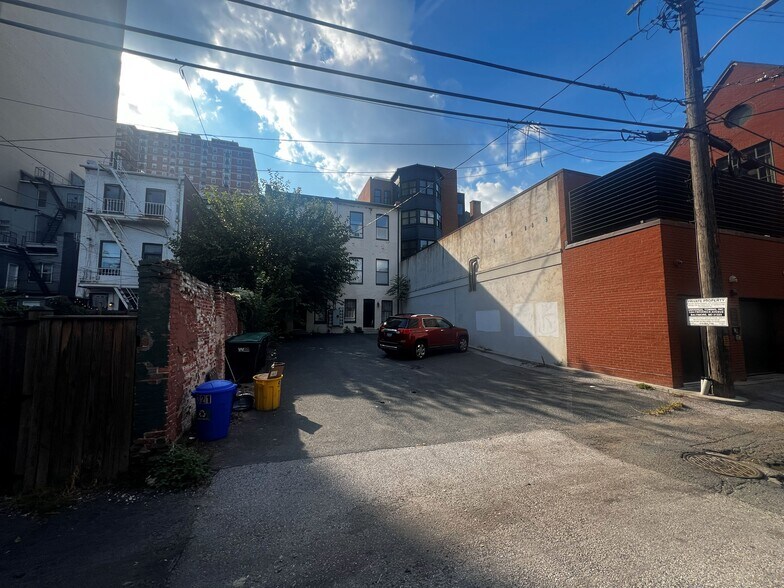 More Photos Of 1121 N Calvert St, Baltimore Apartments For Sale