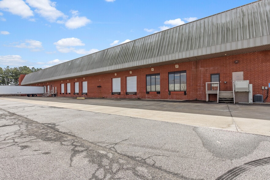 More Photos Of 4800 Coates Dr, Fairburn Warehouse For Lease
