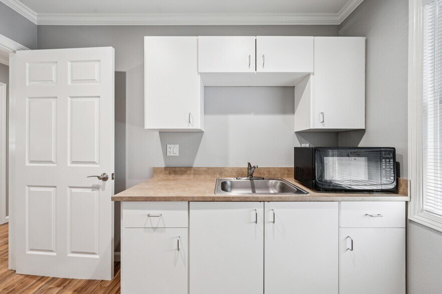 More Photos Of 14000 E 14th St, San Leandro Medical For Sale