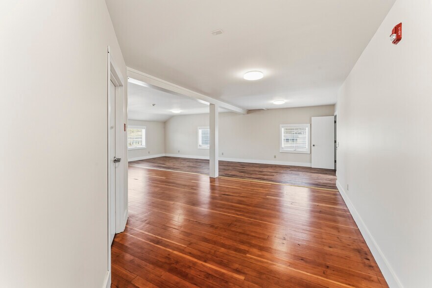 More Photos Of 13 Fort Hill Rd, Groton Storefront Retail Residential For Sale
