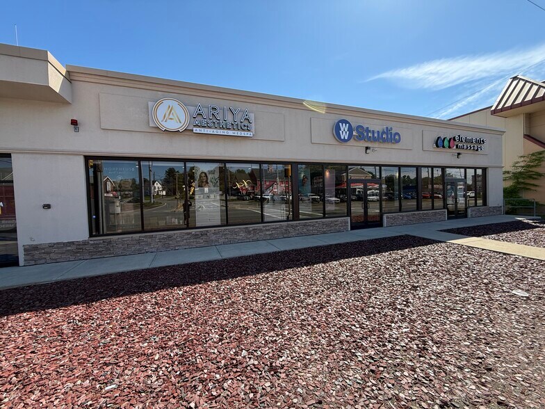 More Photos Of 315 S Broadway, Salem Freestanding For Lease
