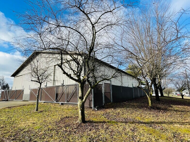 More Photos Of 410 Hope Ave, Columbus Flex For Lease