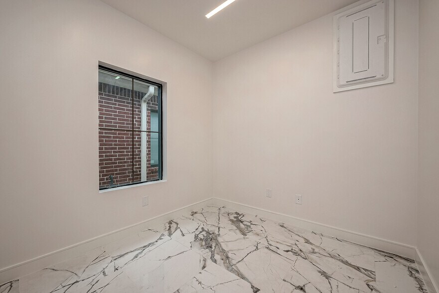 More Photos Of 21392 Provincial Blvd, Katy Medical For Lease