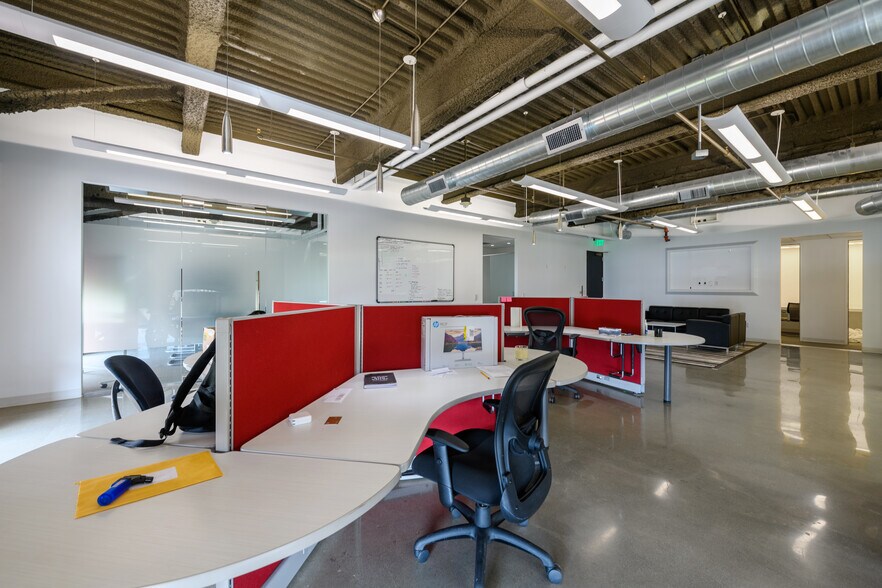 More Photos Of 10900 Wilshire Blvd, Los Angeles Office For Sale