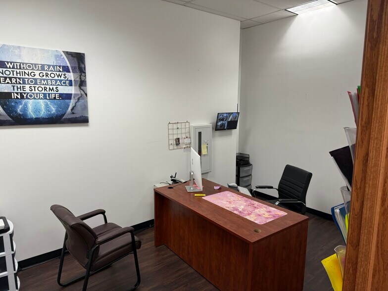 More Photos Of 4131-4133 N Perryville Rd, Loves Park Storefront Retail Office For Lease