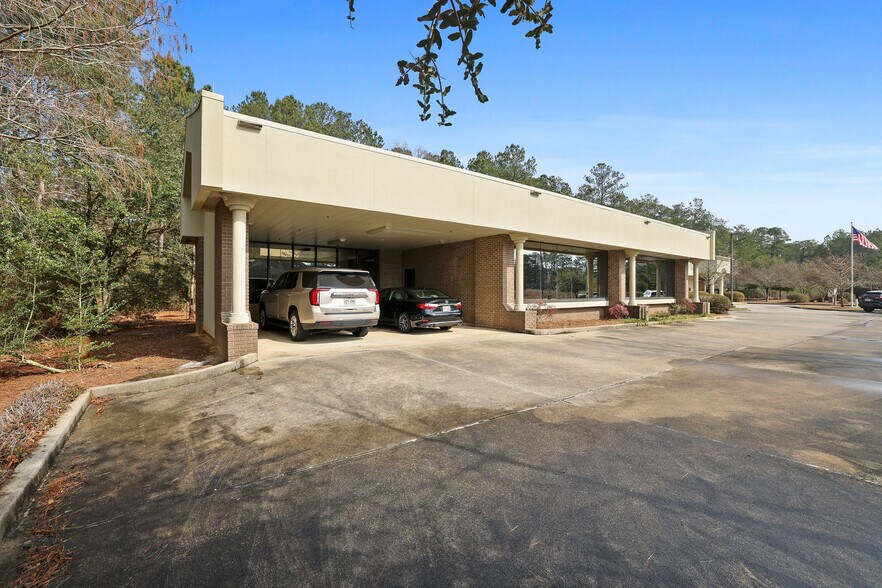 More Photos Of 68031 Capital Trace Row, Mandeville Office For Lease