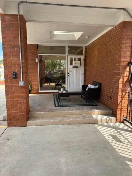 More Photos Of 2220 N Palafox St, Pensacola Medical For Sale