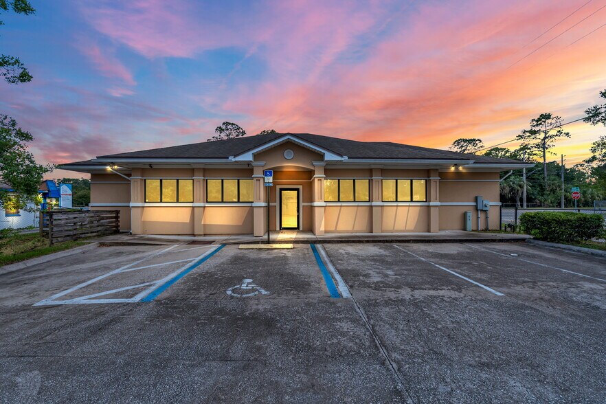 More Photos Of 6531 103rd St, Jacksonville Medical For Lease
